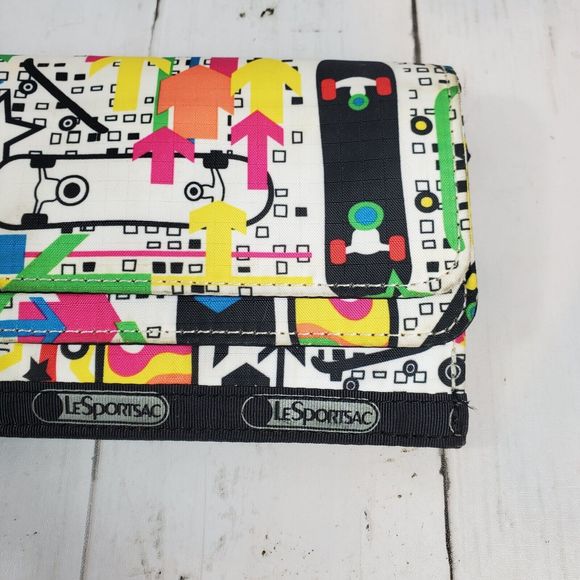 LeSportSac White Skateboard Long Flap Wallet Slim Multi Compartment Colorful GUC - Picture 2 of 16